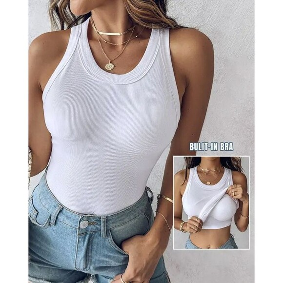 Chic Me Tops - Chic Me Built-in Shelf Bra Tank Top Women's Medium White Ribbed Knit Round Neck